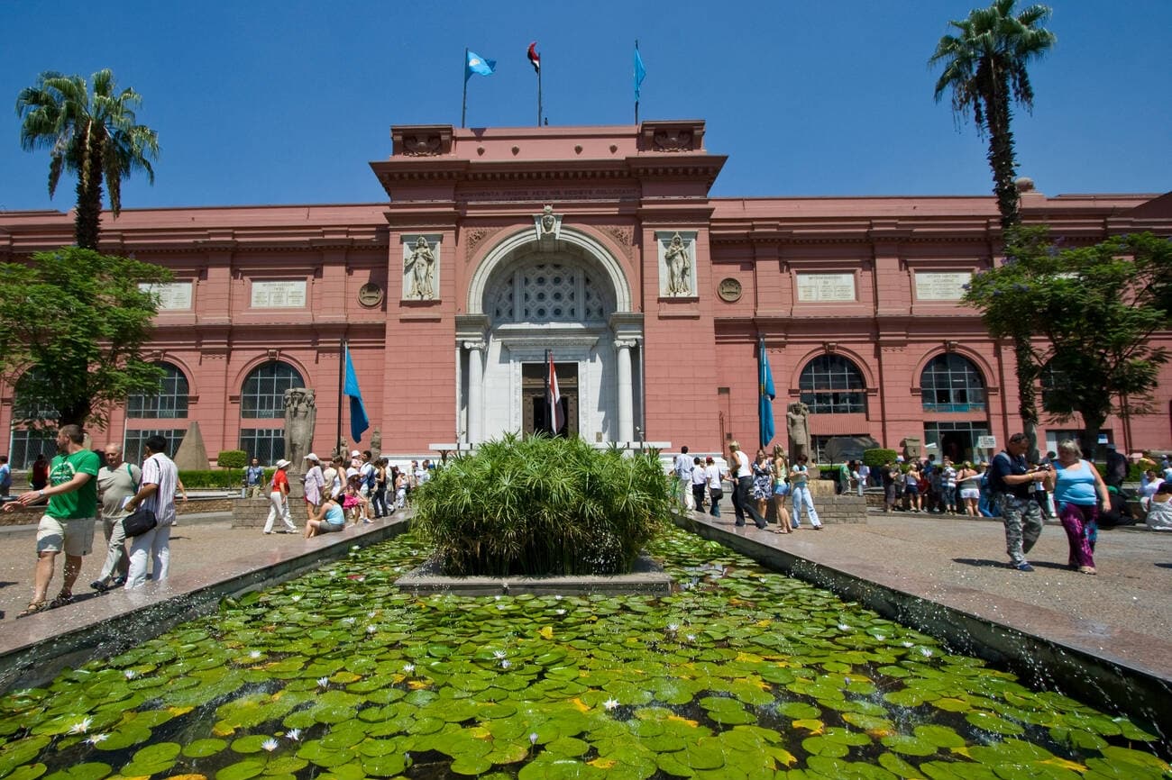 Royal Nile Adventure: Luxury and Legacy