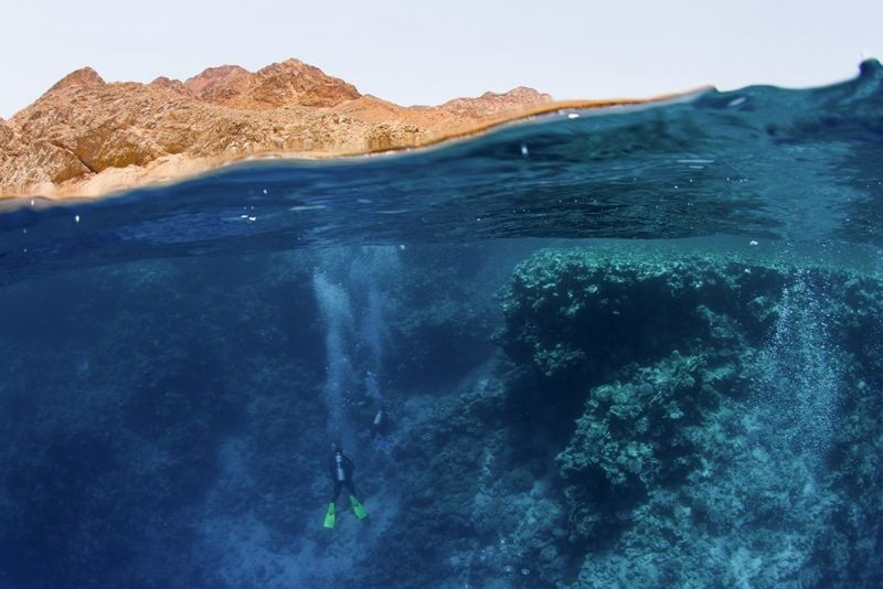 Buceo en el Agujero Azul