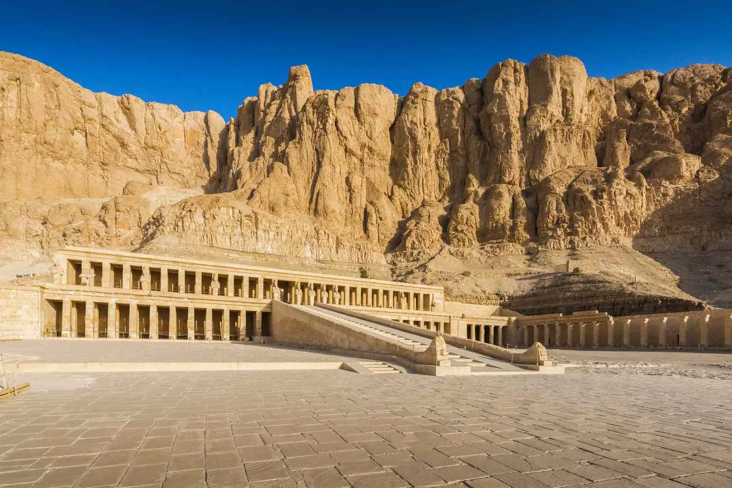Hatshipsut temple